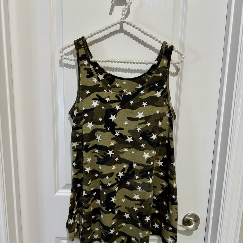 Camo Star Tank Top – Size L
